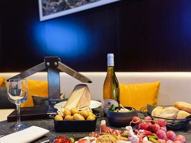 Yacht Restaurant La Raclette